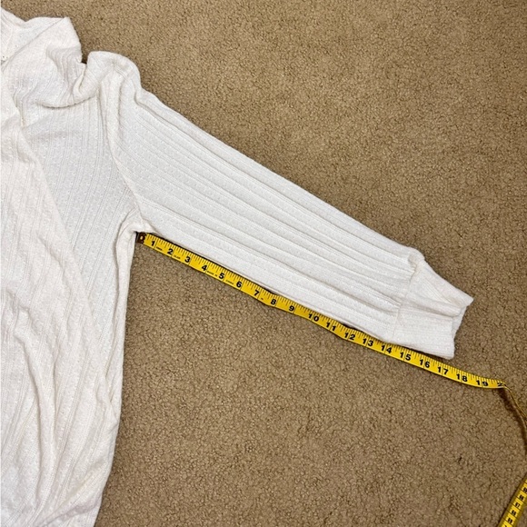 Maeve by ANTHROPOLOGIE Off White Ralela Hacci Surplice Top Size LP - Picture 7 of 8